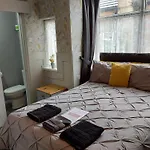 The Woodleigh Family Hotel