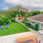 Ladywell Croyde - Super Stylish Large Home With Pool Table, Woodburner, Pizza Oven And Hot Tub Option, Sleeps 12