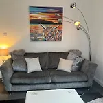 Ayr Cozy Corner Apartment