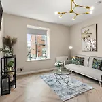 Newley Refurbished - Stylish 3 Bed Abode In Central Whitby - Sleeps 7