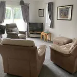 Cosy Dog Friendly Cottage Sleeps 4 Bridlington