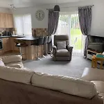 Cosy Dog Friendly Cottage Sleeps 4 Bridlington