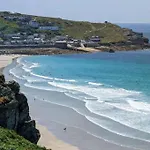 Large 3 Bedroom Flat In Sennen
