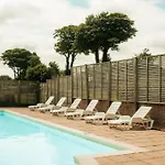Hot Tub Lodge Cornwall - Meadow Lakes Holiday Park