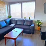 Sidemersey Livings- Central And Quiet 2-Bedroom Flat With A View