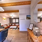 Chy Mena. South Facing Lodge With Hot Tub & Views.