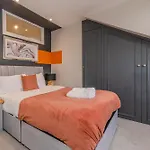Free Parking I Sea View I 2 Bedroom Morden Flat I Square And Sea View