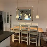 3 Bed Home Sleeps 6 Free Parking