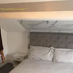 Green Lodge-Room-16
