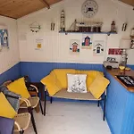 Dungarvon House B&B, Hot Tub, Garden, Summerhouse, Electric Vehicle Point , 3 Bedroom Options