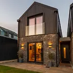 Luxury, Stylish Brand New House, Fabulous Location