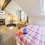 Lancaster Lodge