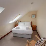 Whalebone Cottage At Broadings Farm