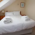 Whalebone Cottage At Broadings Farm