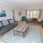 Ladywell Croyde - Super Stylish Large Home With Pool Table, Woodburner, Pizza Oven And Hot Tub Option, Sleeps 12