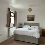 Wheal Frances-Beautifully Fitted Bungalow Helston Cornwall
