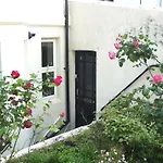 Basement Flat In St Leonards