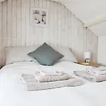 Light And Spacious House Full Of Cornish Charm