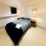 Stylish & Central, Ideal Beach Retreat