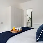 Near Beach, Torquay Heights Modern Apartments, Pet Friendly