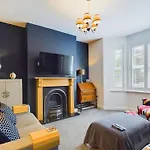Seaside Cottage, Moments From Ryde'S Golden Sands, Sleeps 4