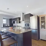 Seaside Cottage, Moments From Ryde'S Golden Sands, Sleeps 4