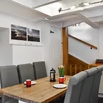 Kendra Cottage