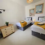 City Centre - Comfy 6 Beds - Up To 30 Percent Off - Contractors Delight