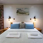 Rockleigh Place