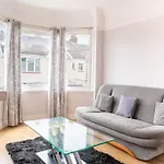 2 Bedroom Apartment Southend-On-Sea