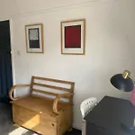 Lovely 2 Bed Full House By The Beach