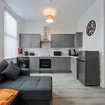 Smart 1 Bedroom Apartment In Belfast East Village