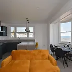 Amazing Seaview - 2 Bedroom, 2 Bathroom