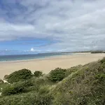 Cozy Coastal Lodge In Hayle