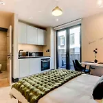 Host & Stay - Rox Studio