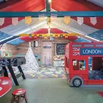 Lamb - 1 Bedroom Shepherds Hut - Maidenwells