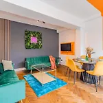 Central 2 Bedroom Flat With Roof Terrace I Next To Brighton Beach I Sleep 8 Guests