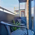Host & Stay - Rox Studio