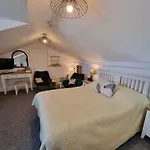 Glan Y Mor Hotel (Adults Only)