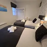 Meadowside Holiday Apartments