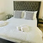 Jesmond Apartment
