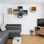 Retro Surf Pad Newquay - Moments Off Fistral Beach