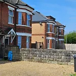 Bournemouth Town Walk To Beach Train Bus Clubs Night Life Parking Kitchen Tv Etc