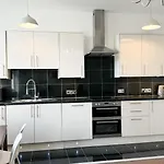 Brighton Beachside City Gem 7 Min Walk To Shore 1 Bed 1 Bath
