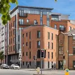 Aqua Dreams -Serviced Luxury Apartment, Coyles Place At Portland 88