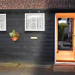 Fox'S Den Dog Friendly, Self-Contained Guest Suite