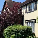 Burleigh House , A Cosy Retreat In Agatha Christie'S Hometown