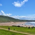 Finest Retreats - Ocean Lookout - Luxury Woolacombe Beach Apartment With Sea Views