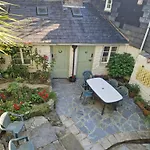 Balcony Cottage