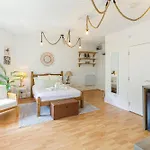 Spacious Brighton Beach Studio